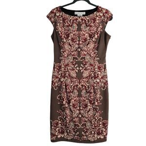 Maggie London Size 10 Sheath Capped Sleeve Floral dress Lined body forming